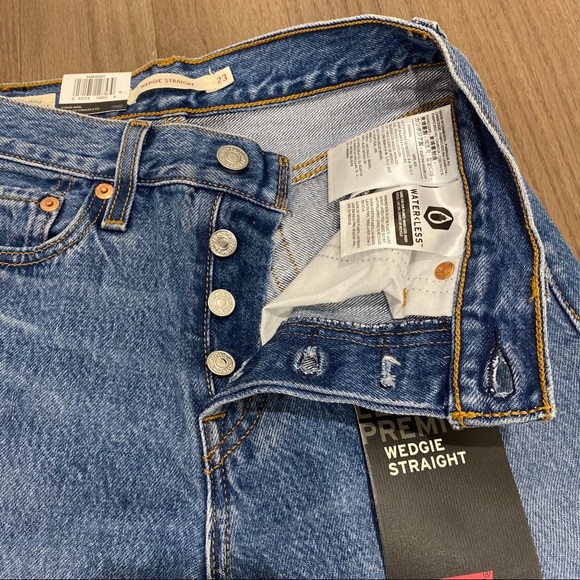 Levi’s Wedgie Fit Women's Jeans - Picture 6 of 8